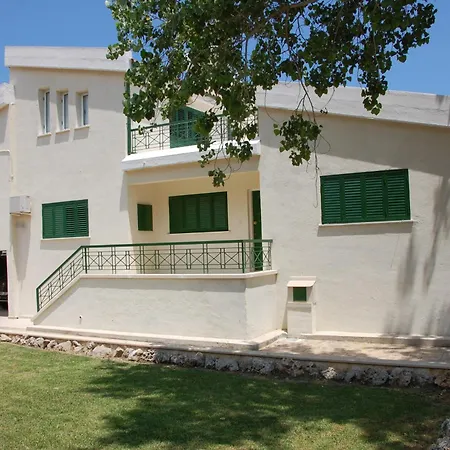 Villa Chrysanthia Polis