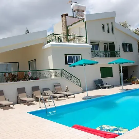 Villa Chrysanthia Polis