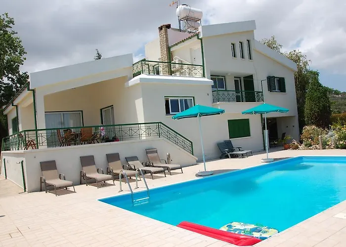 Villa Chrysanthia Polis