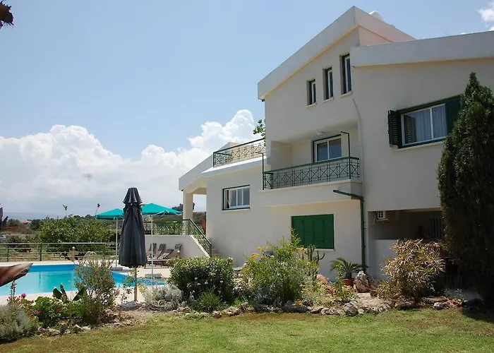 Villa Chrysanthia Polis