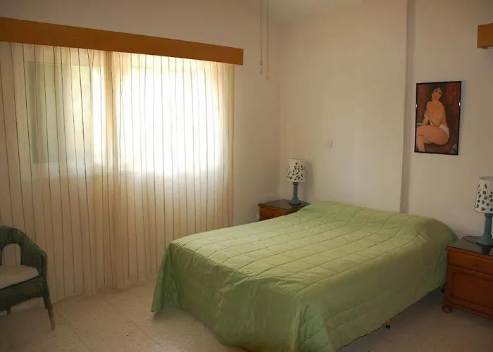 Vila Chrysanthia Polis